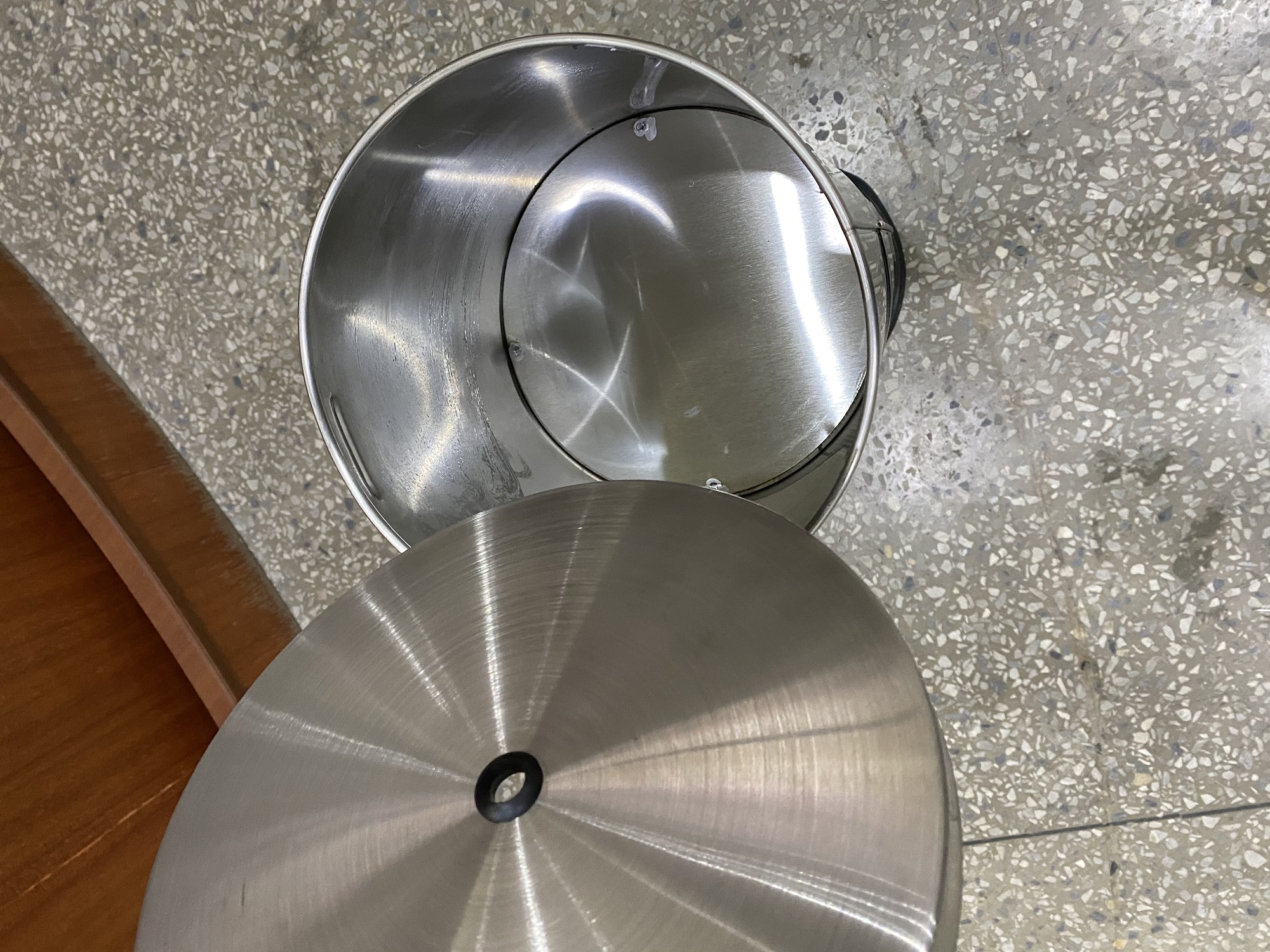 Commercial Stainless Steel Wipe Dispenser Trash Can with Floor Standing 