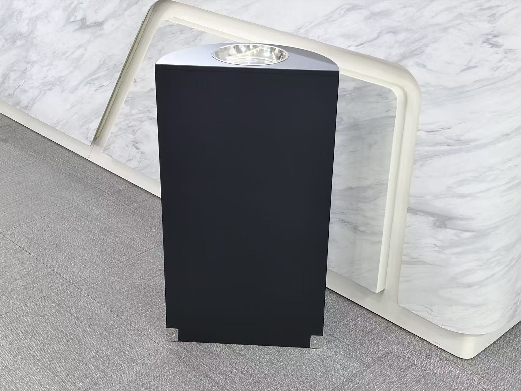 Half Round Trash Can with big capacity (YH-90B)